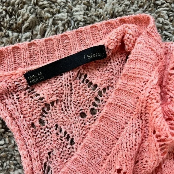 Sfera Pink Knit Sweater with back cutout detail - size Euro M - Picture 3 of 8